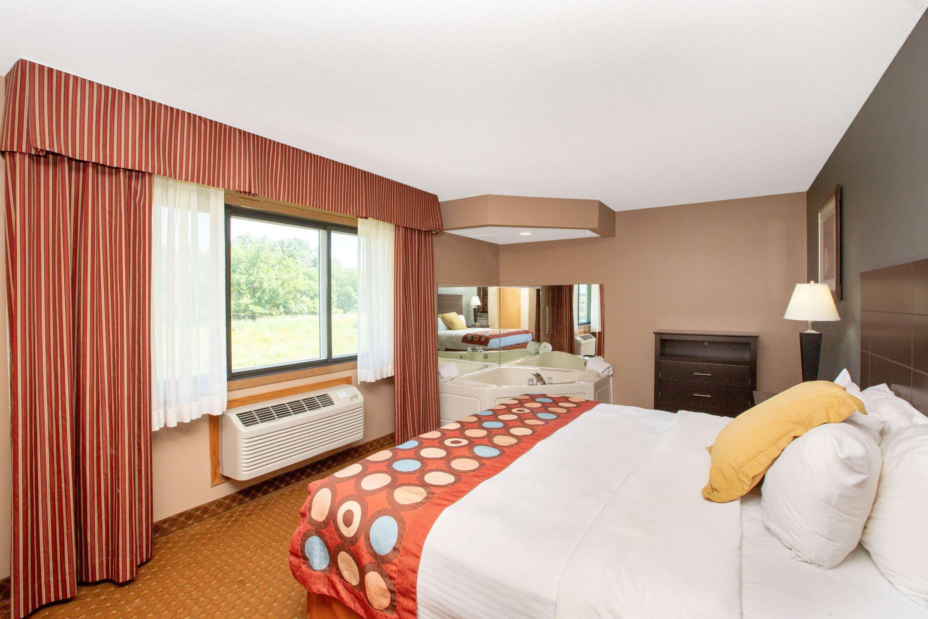 Americinn By Wyndham Coralville Exterior foto