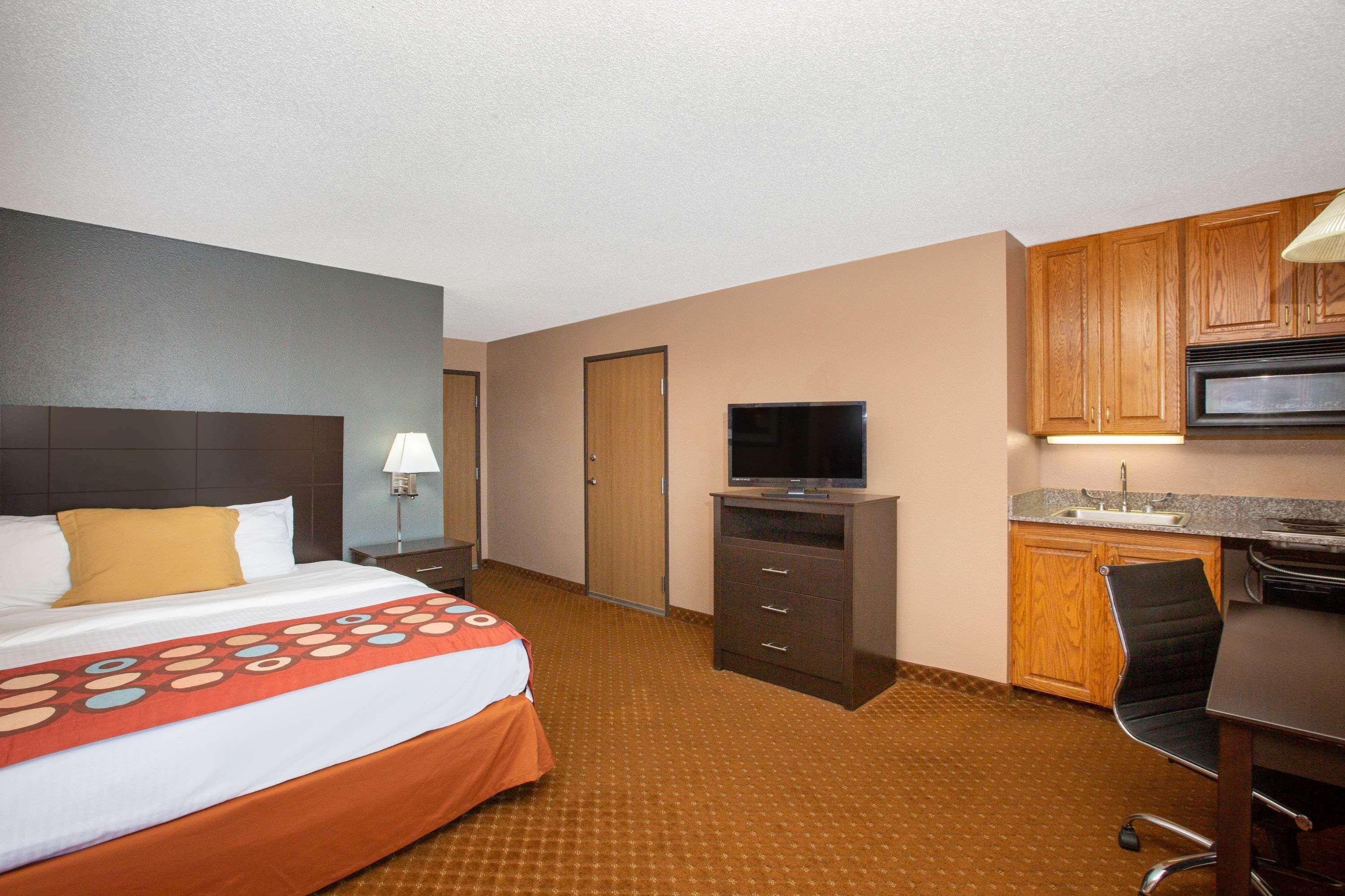 Americinn By Wyndham Coralville Exterior foto