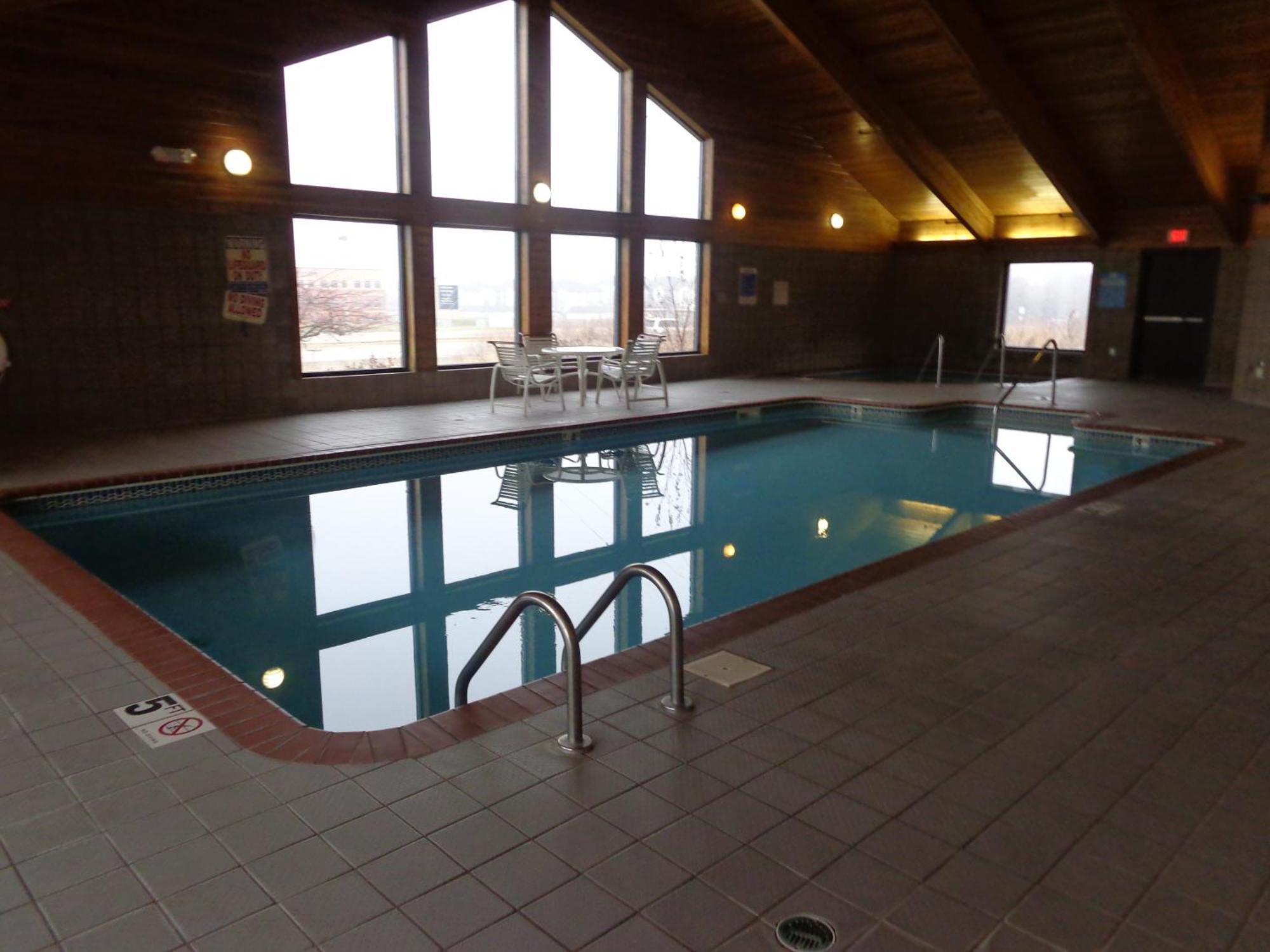 Americinn By Wyndham Coralville Exterior foto