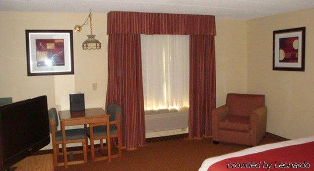 Americinn By Wyndham Coralville Exterior foto