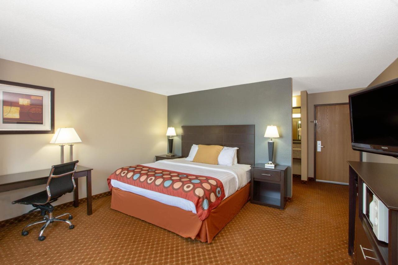 Americinn By Wyndham Coralville Exterior foto